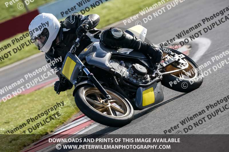 donington no limits trackday;donington park photographs;donington trackday photographs;no limits trackdays;peter wileman photography;trackday digital images;trackday photos